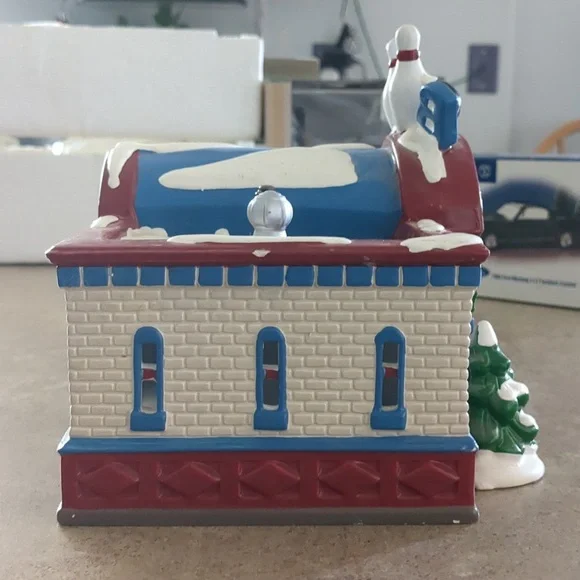 Dept 56 Village Lanes Bowling Alley - Picture 4 of 6
